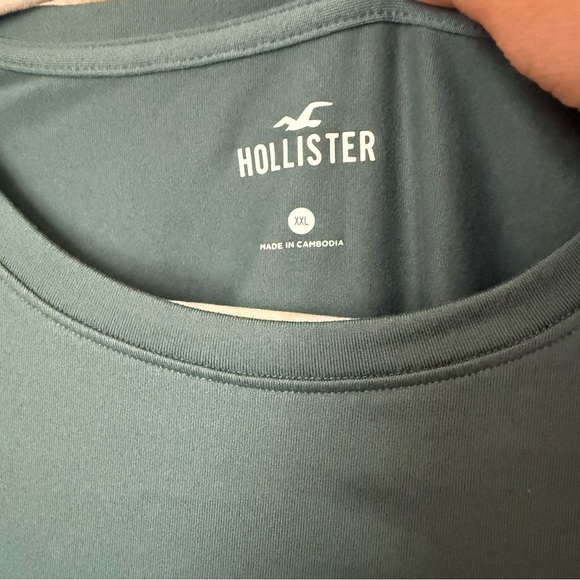 Hollister Women's Teal Crop Top - Picture 2 of 5